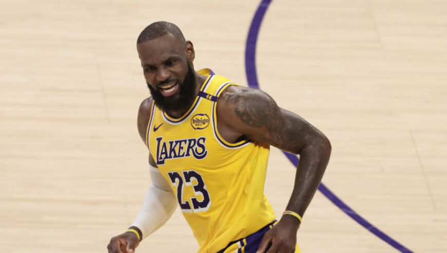 詹姆斯预计执行球员选项留湖人，Shams：NBA将迎最疯狂休赛期