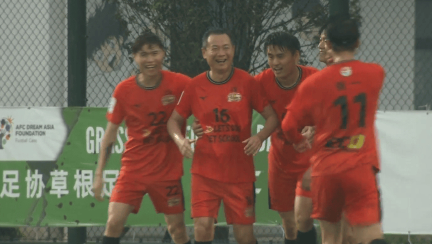 前申花老板创纪录！58岁在中冠替补绝杀+获MVP，队友连过数人“喂饼”