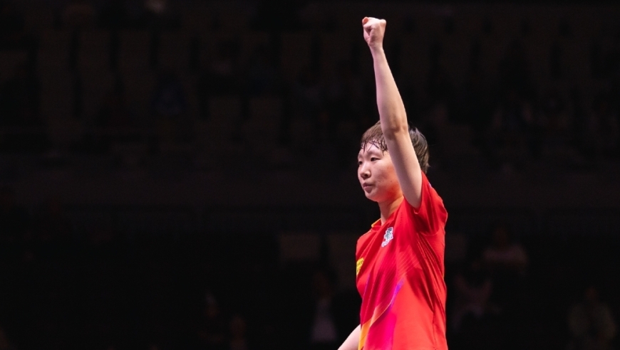 王曼昱4-0张本美和，成天才少女梦魇，半决赛国乒围剿伊藤美诚
