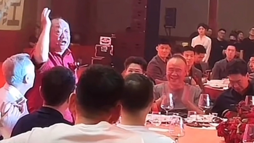 广厦男篮庆功宴，创始人楼忠福演讲掷地有声