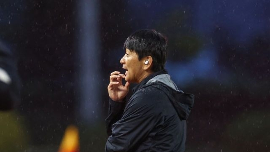 U16国足噩梦开局！88秒闪电丢球，4人“围观”射门，门将暴怒