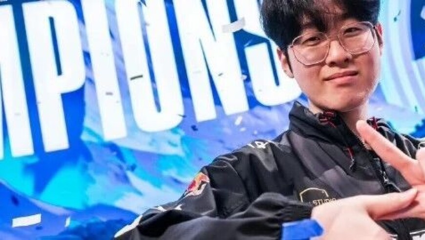T1惨败HLE锁定第三！想去MSI难上加难！T1老板直播称希望和Zeus再次合作！