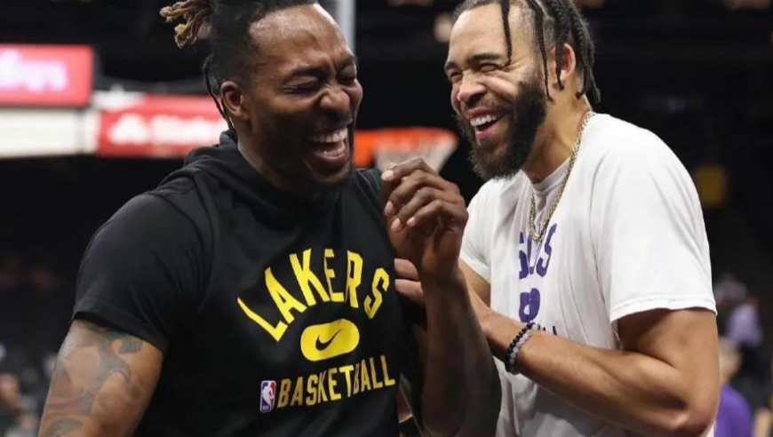 铁树开花！NBA那些罕见的三分命中：麦基霍华德飚三分看嗨队友