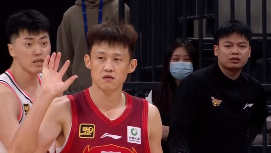 大鱼来了！CBA“全能锋线”加盟广东队，这可是杜锋的争冠底牌！