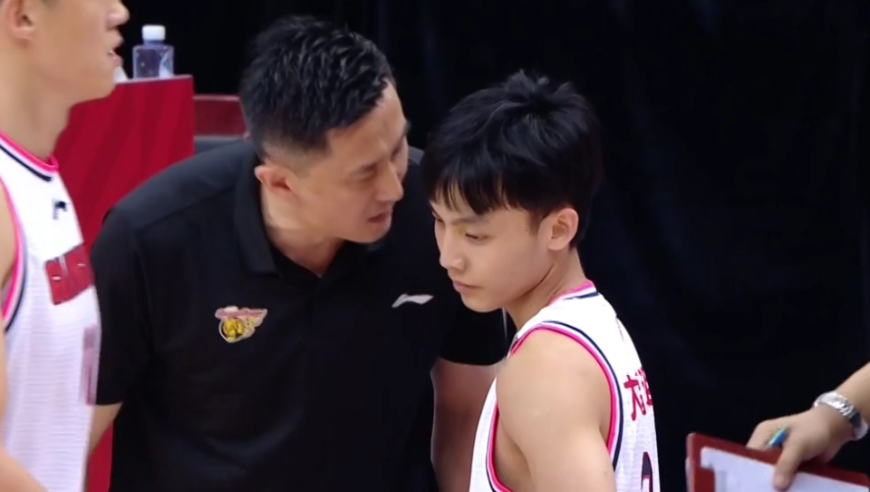 从广东队到中国男篮！徐杰谈职业生涯最感激的人，并不是杜锋