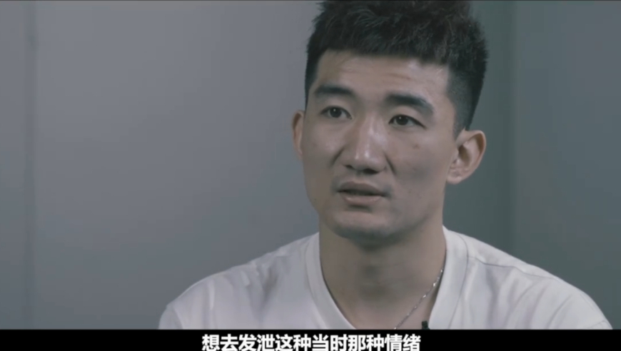 孙铭徽：G5根本没有想过主场输球 两罚不中很自责 飞踢篮球想发泄情绪