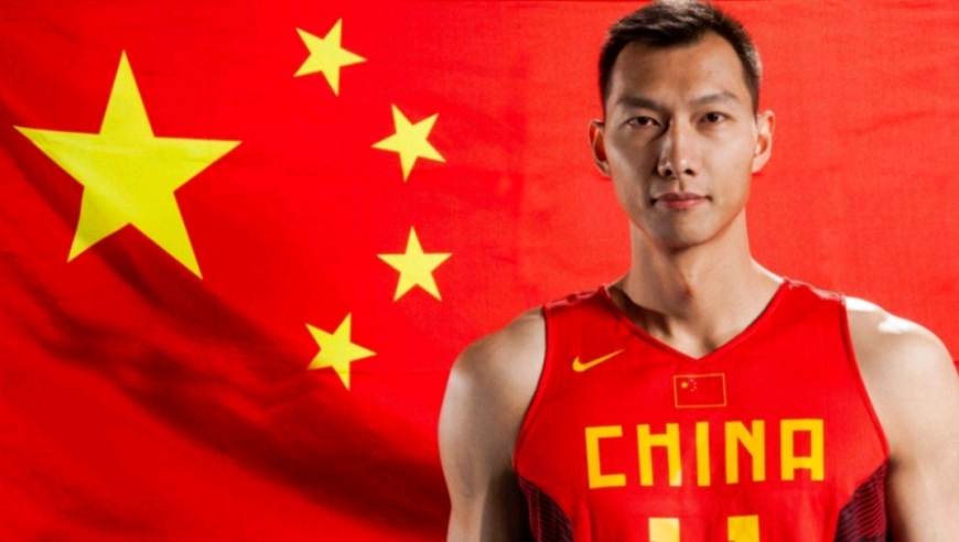 中国男篮最后的“移动长城”易建联，12岁参加街头篮球被打爆，从此便走上职业篮球之路