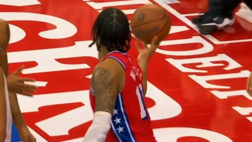 搞事？76人沃特福德被犯规后用球砸魔术比塔泽 双方互砸各吃技犯