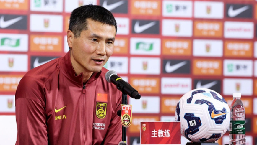 邵佳一首次见面会略显紧张，面临的难题一点不比几位前任少