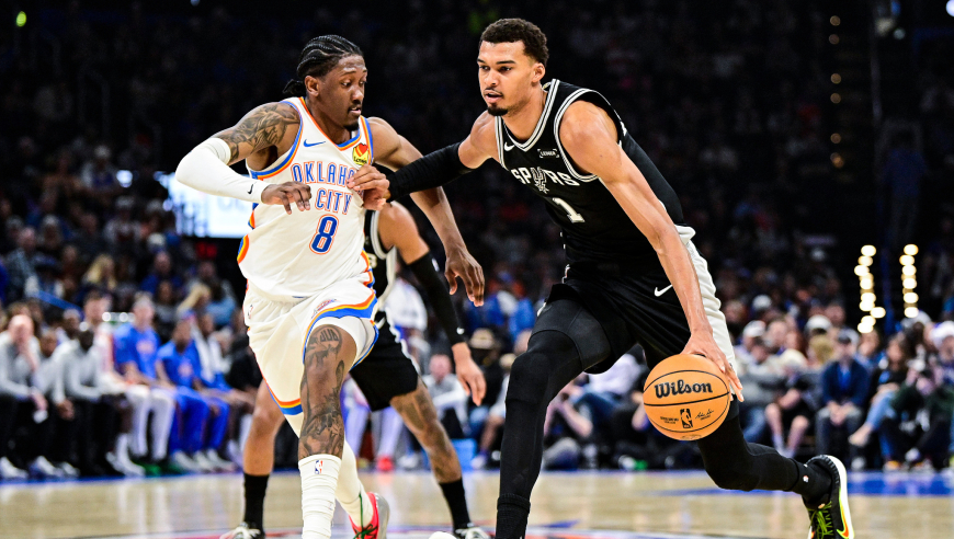 马刺13天内三杀雷霆！文班亚马19+11率队八连胜 亚历山大仅22分