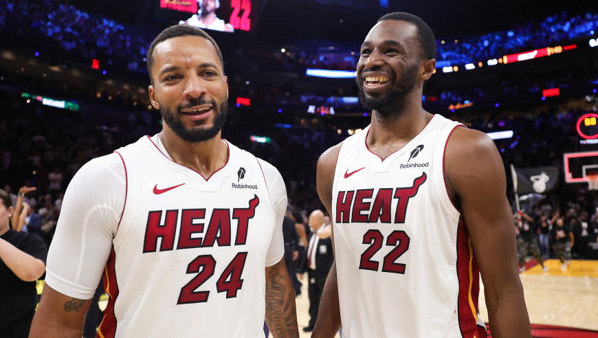 NBA漫谈｜只用0.4秒稳稳进球，维金斯的空接绝杀战术有多神奇？