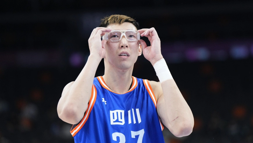 全运会1/4决赛：四川89-76大胜北京晋级四强 周琦33+14胡金秋24分