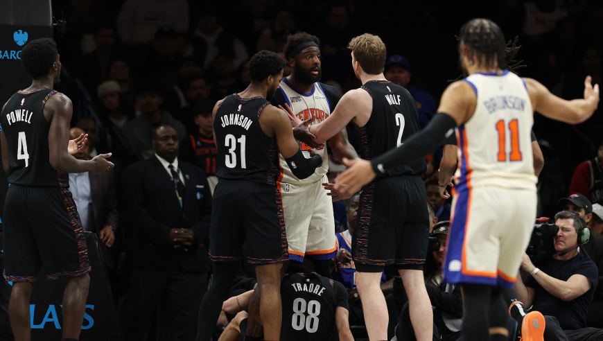 火爆纽约德比！尼克斯篮网两度冲突 双方火药味拉满共4人吃T