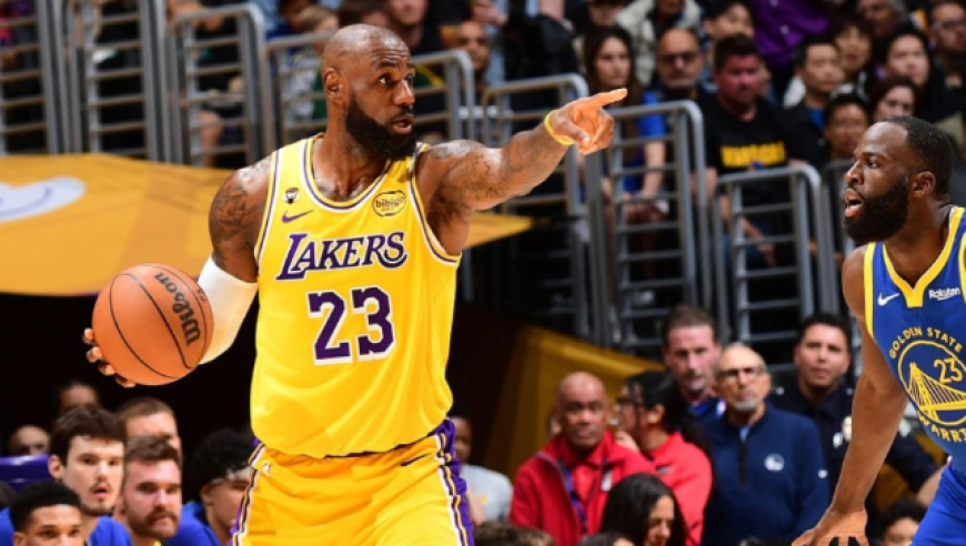 詹姆斯20+7+10遭格林挑衅！湖人3连胜复仇勇士 肯纳德首秀10分