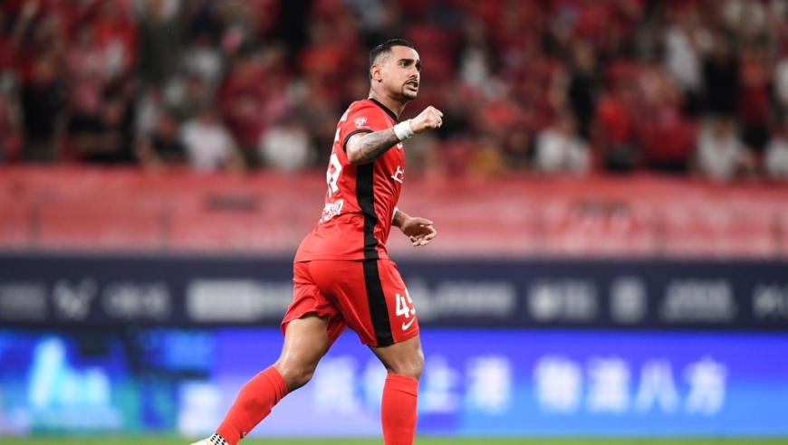 中超：海港3-2逆转三镇 莱昂纳多双响+第97分钟读秒绝杀