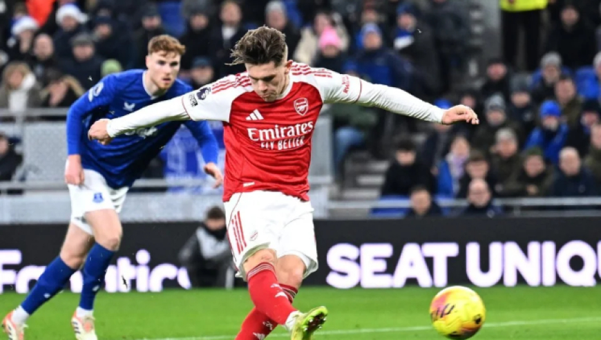 英超：阿森纳1-0埃弗顿重回第1 约克雷斯点射，特罗萨德中柱