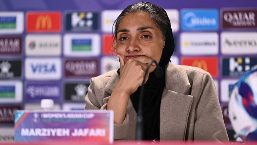 伊朗女足主帅公布全队不唱国歌原因！批国内施压：不然球员不会逃