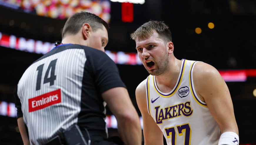 9日官方十佳球：东契奇LOGO超远三分 文班亚马空接背扣