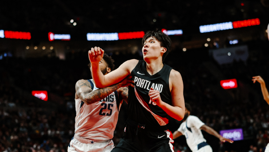 杨瀚森全场表现合集：出任大前锋送击地妙传 但遭对手花式点名迎射