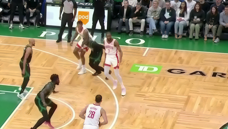 依旧无所不能！杜兰特半场8投7中高效拿到20分无法阻挡