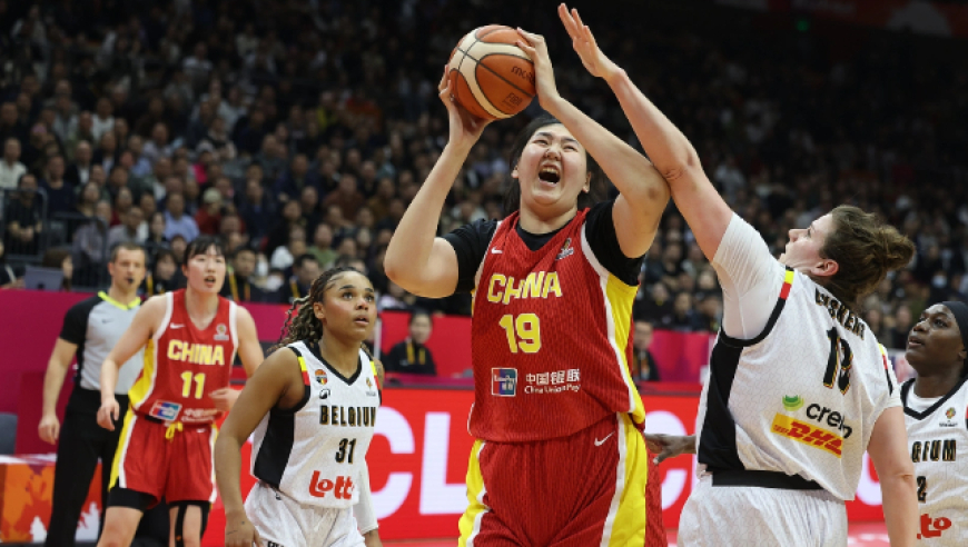 张子宇20+11高端局无解 裁判+盘外招毁她逆转之夜｜篮不住嘴