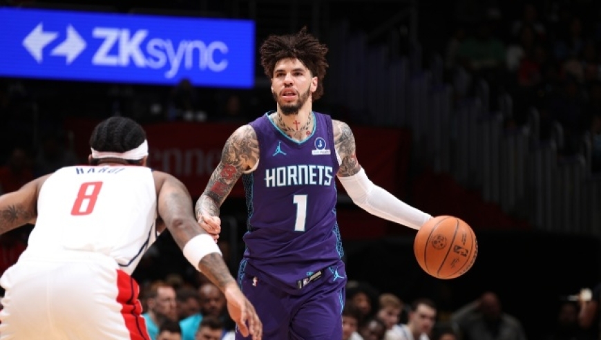 三球三节37+8+7+10三分生涯新高 黄蜂大胜奇才近14战11胜