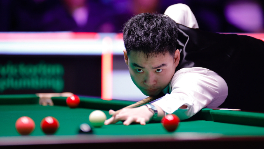 英锦赛：斯佳辉横扫瑞恩·戴，吕昊天不敌墨菲，卫冕冠军涉险过关