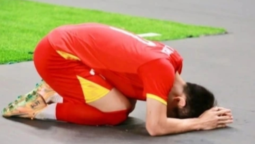 痛失106万巨奖！0-3后越南众将崩溃：头牌埋头跪地道歉，门神痛哭