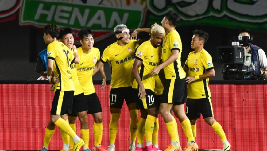 中超：十人西海岸2-1十人河南，戴维森、阿奇姆彭建功，迈达纳染红