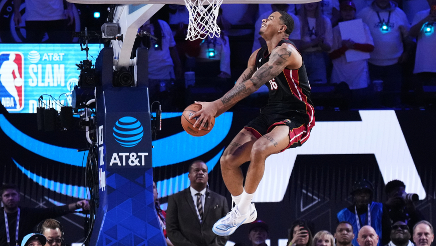 跳舞扣篮都是冠军！热火约翰逊夺冠四扣回顾 胯下反扣惊艳