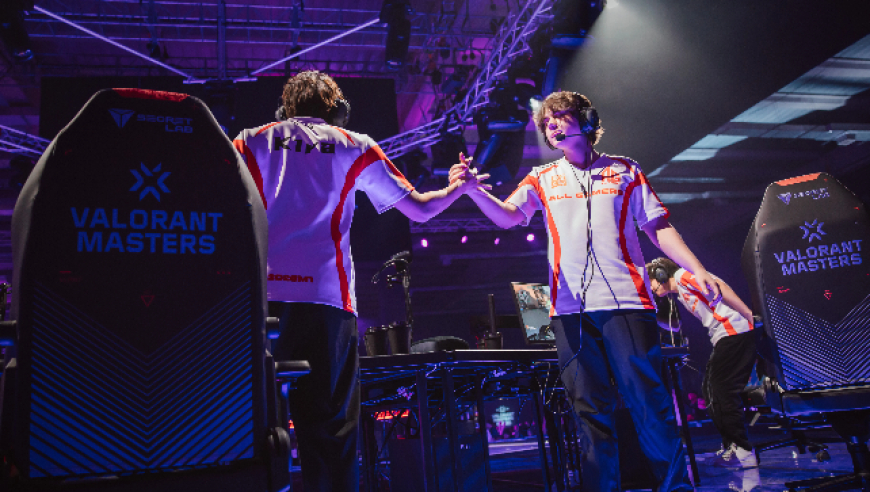 AG战队1：2不敌PRX，结束无畏契约大师赛旅程，队员Au1不停自责