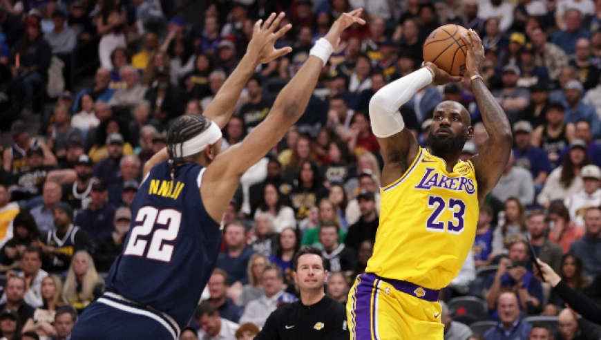 詹皇加冕历史进球王！东契奇濒临禁赛湖人负掘金 约基奇三双9失误