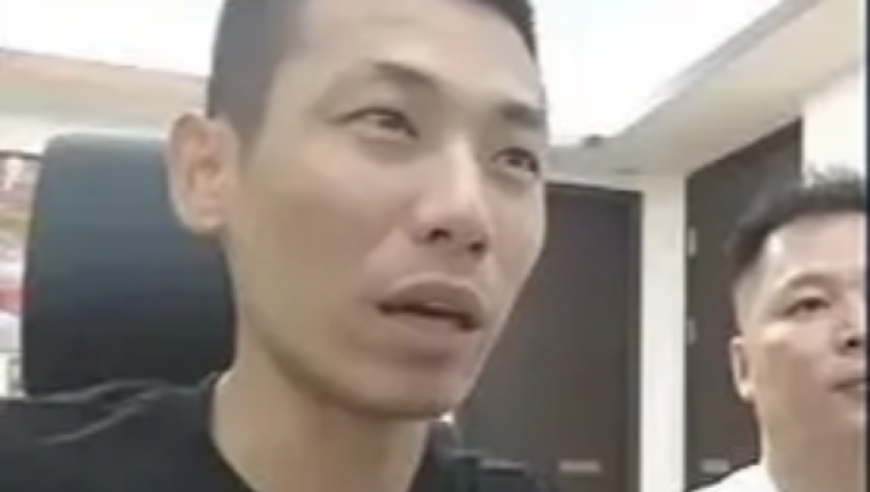 黑商跟旭旭宝宝掀桌子杠上了，勇士们跟本土商人之间的战争开始了