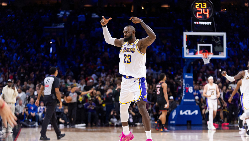 詹姆斯到底是何时开始用戴皇冠的动作来庆祝的？创意来自哪？