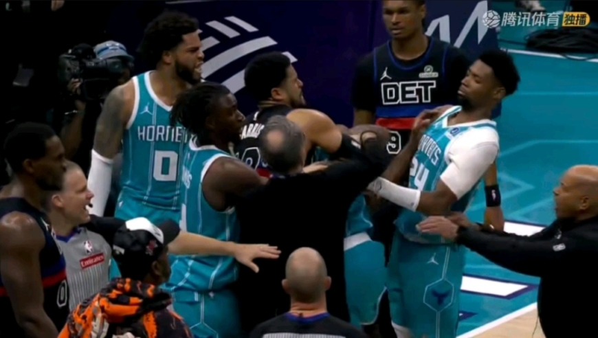 太恐怖了！回顾活塞黄蜂大冲突始末 多人从球场的一端打到另一端