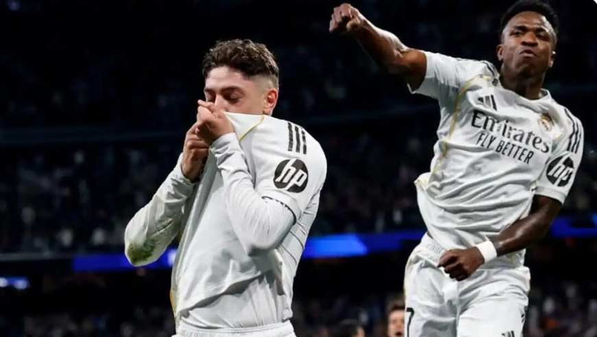 西甲-距榜首4分！十人皇马3-2逆转马竞，维尼修斯双响，巴尔韦德破门+直红