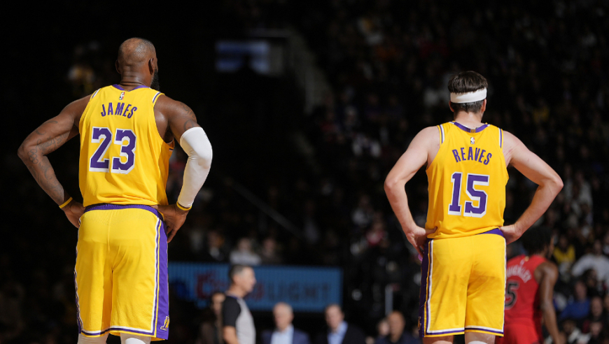 湖人猛龙最后两分钟：詹姆斯里夫斯两次关键追平 八村三分绝杀猛龙