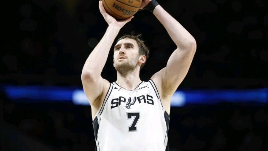 太惊险！马刺vs尼克斯决胜时刻 科内特捡到前场篮板失衡强投制胜