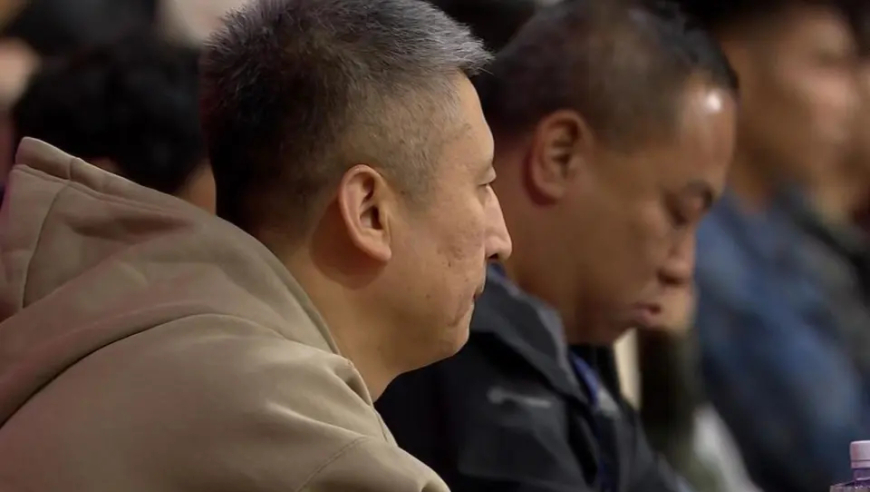 郭士强亲眼目睹，4盖帽扇晕山东3大内线！球迷：去国家队顶替周琦