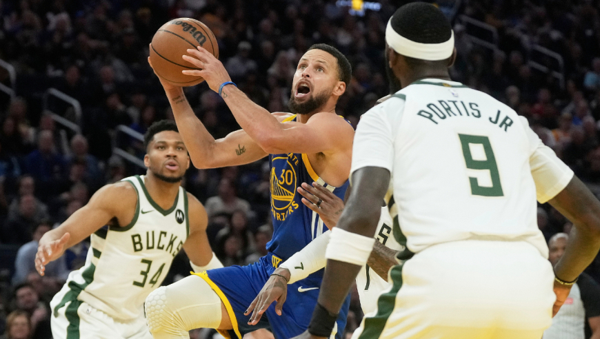 【球星】库里vs雄鹿集锦 全场轰下31+7+7率队守护金州主场