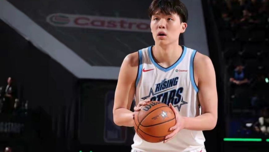 就得这么打！杨瀚森全明星新秀赛连得10分秀爆克林根，全场沸腾