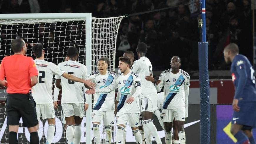 一场0-1，爆出大冷门，大巴黎轰然出局，恩里克缔造12年耻辱纪录