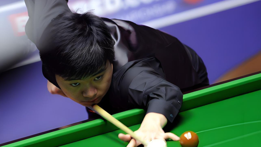 体坛名场面｜特鲁姆普神级解球作茧自缚，丁俊晖极限薄球连K带打完成清台