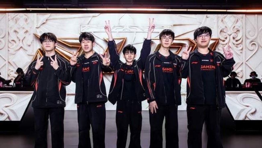 LPL最精彩比赛诞生！JDG鏖战五局击败AL，赢团后Tabe表情成焦点