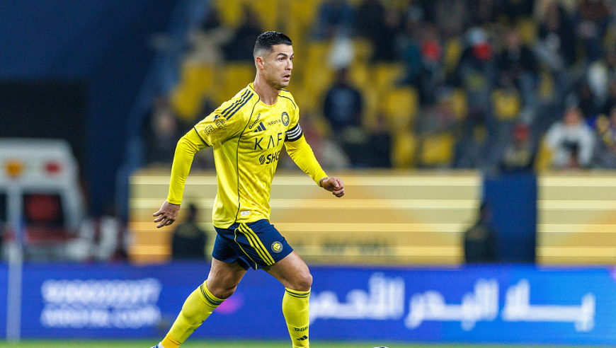 C罗惨了！评论员回应：他只是在沙特打工，将被禁赛，面临索赔！