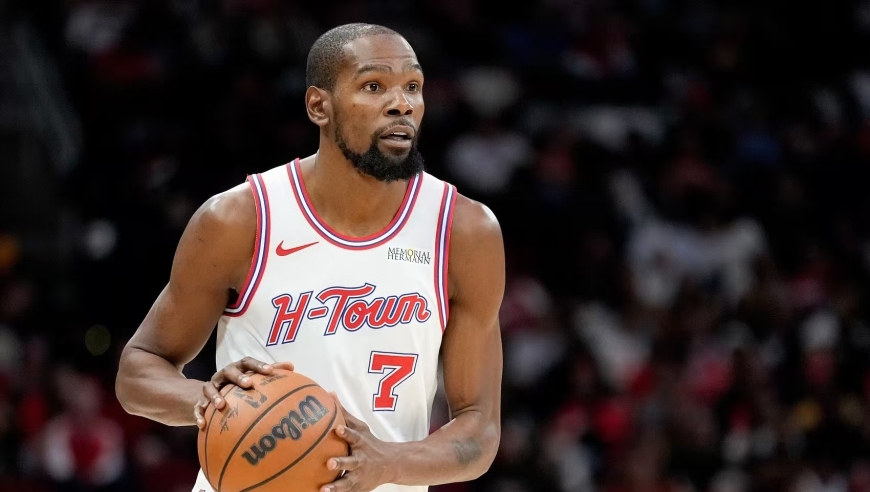 申京砍33+10+10仍被打爆！轰39+15+10双杀火箭，乌度卡用废豪阵