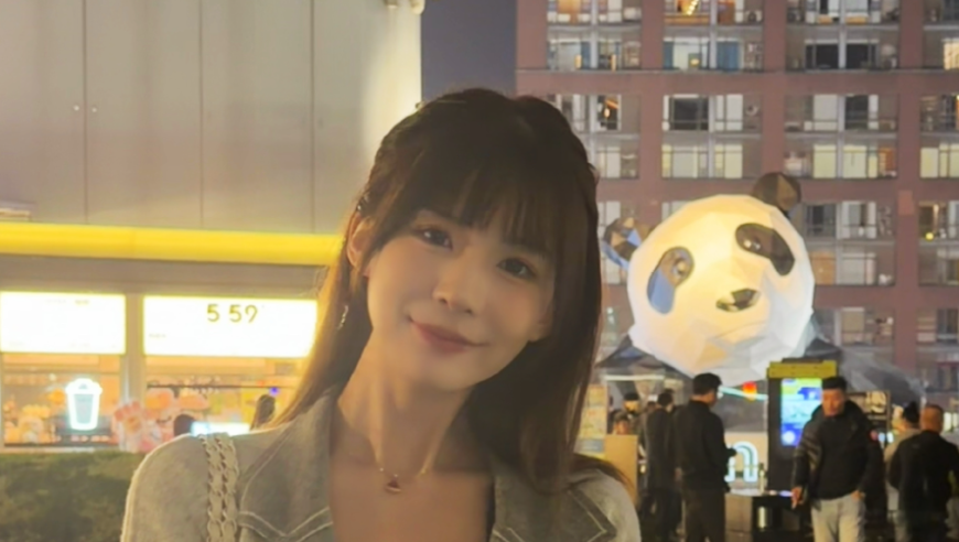 【LPL老婆】瞳夕夜晚在成都街头漫步，温柔动人