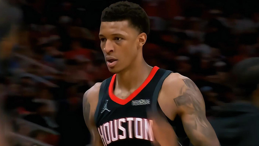 反超了！小贾巴里史密斯三分+二次进攻连拿5分助火箭末节反超太阳