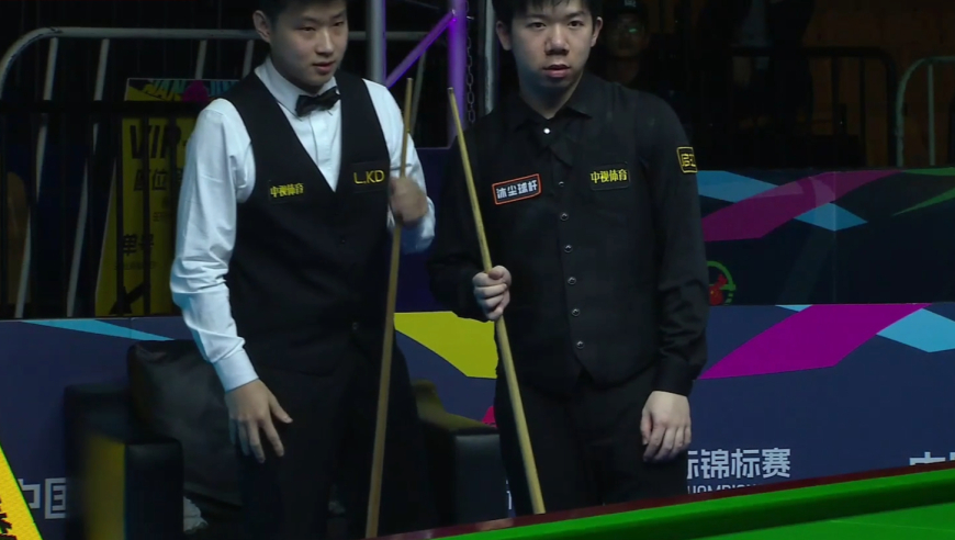 2025斯诺克国际锦标赛：赵心童6-5雷佩凡，决胜局搞崩裁判
