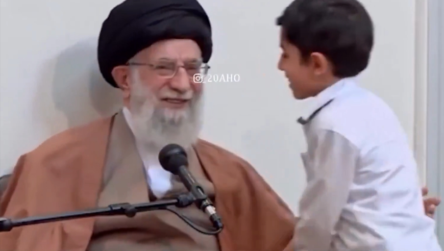 哈梅内伊生前视频男孩想成为殉道者,哈梅内伊：你先长大努力学习再活八九十年，然后再成为烈士